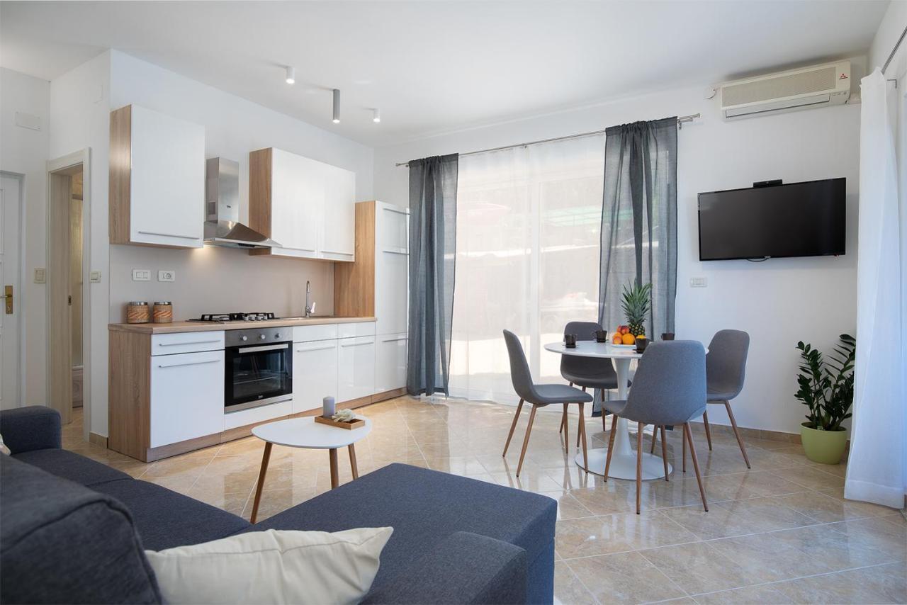 Sandy Bay Apartments - Free Mountainbike Rental - Pjescana Uvala Zewnętrze zdjęcie