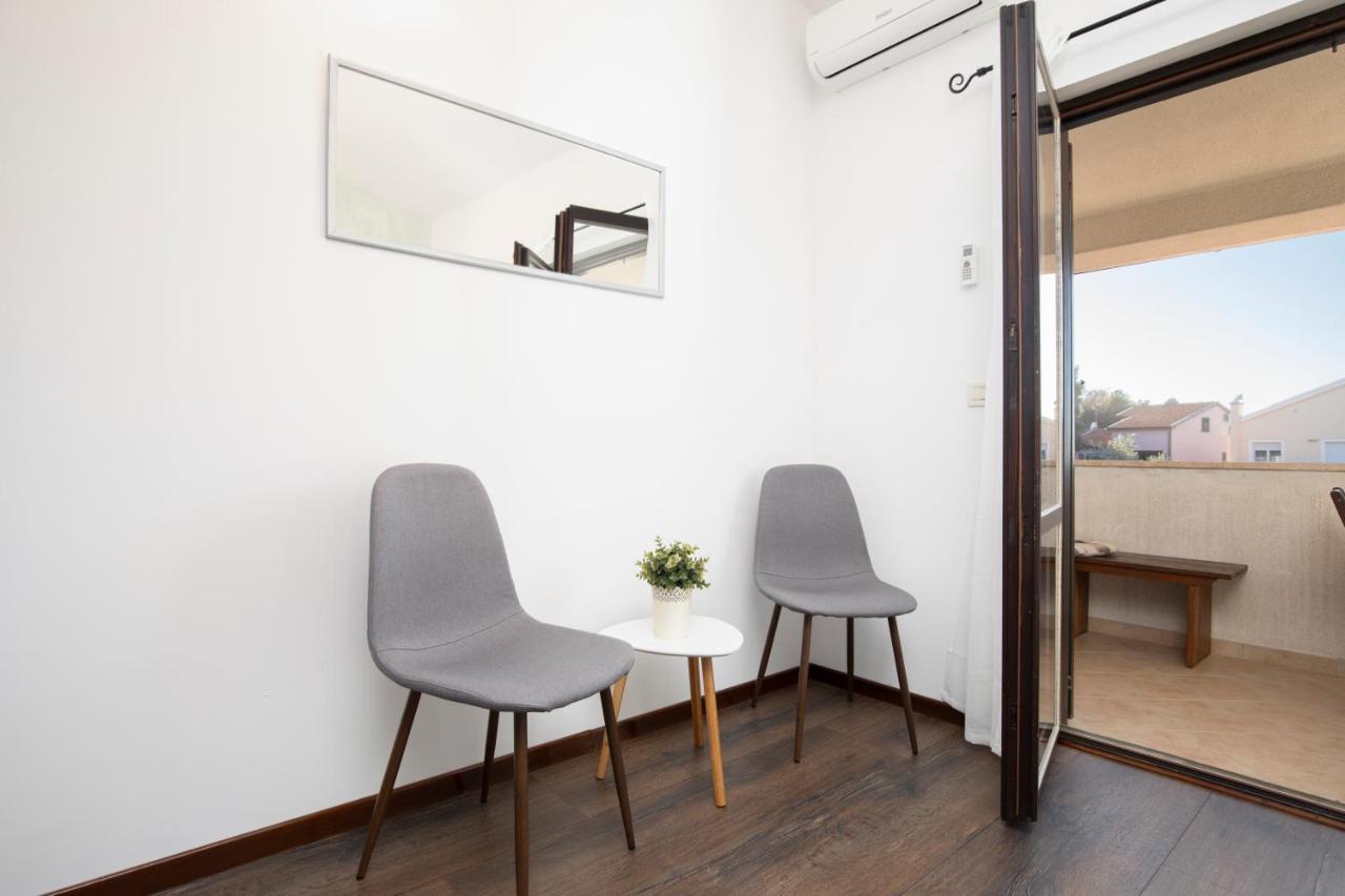 Sandy Bay Apartments - Free Mountainbike Rental - Pjescana Uvala Zewnętrze zdjęcie