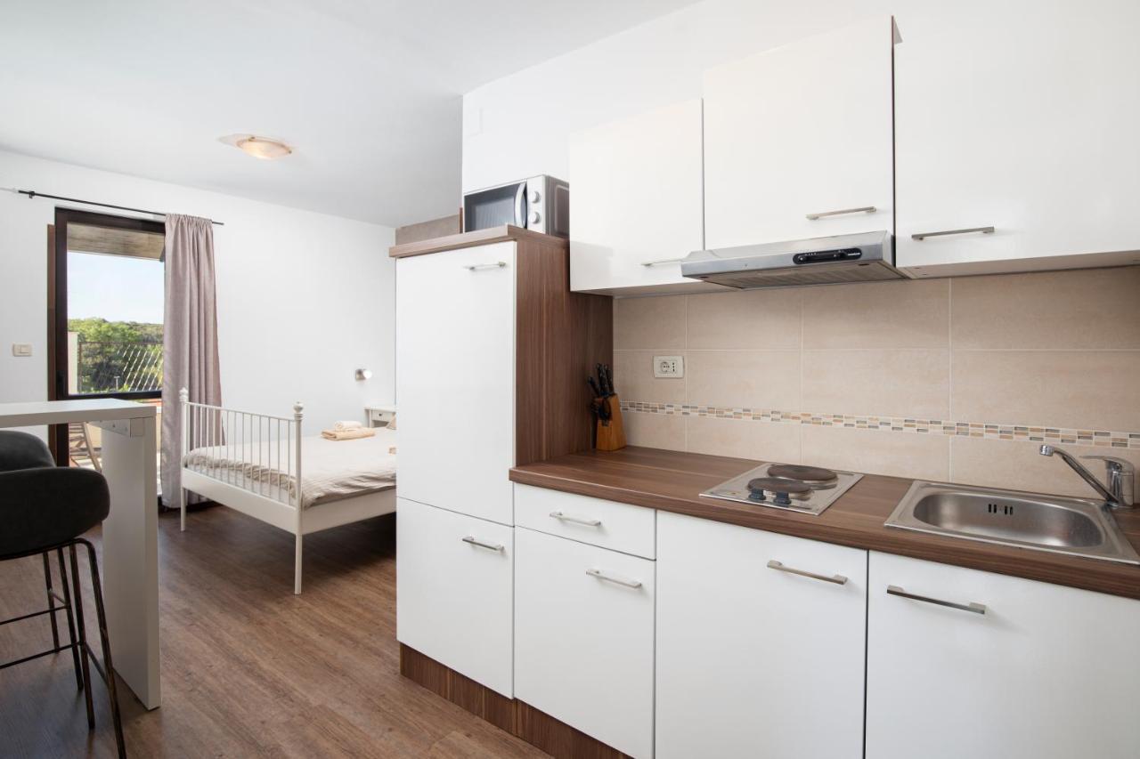 Sandy Bay Apartments - Free Mountainbike Rental - Pjescana Uvala Zewnętrze zdjęcie