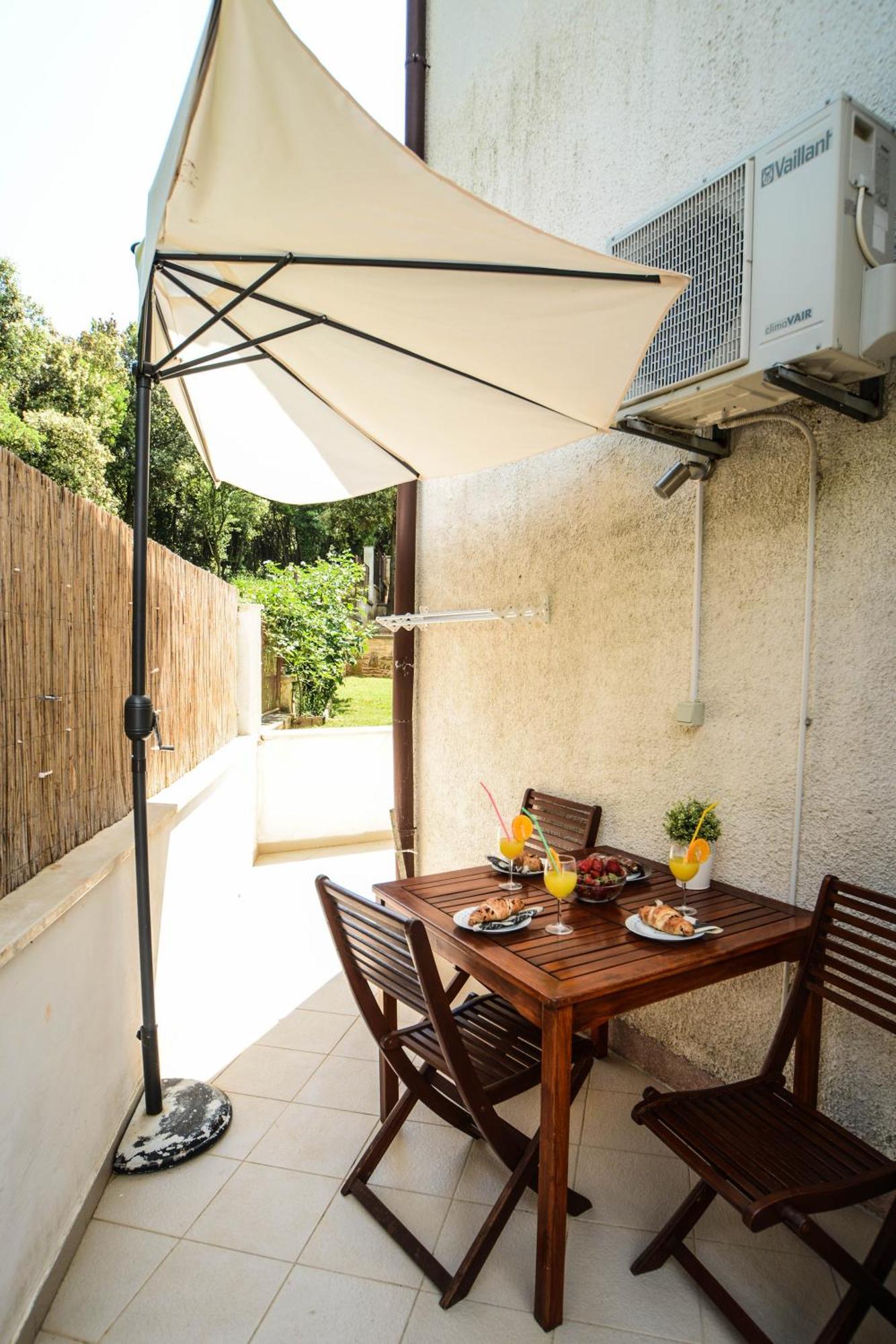 Sandy Bay Apartments - Free Mountainbike Rental - Pjescana Uvala Zewnętrze zdjęcie