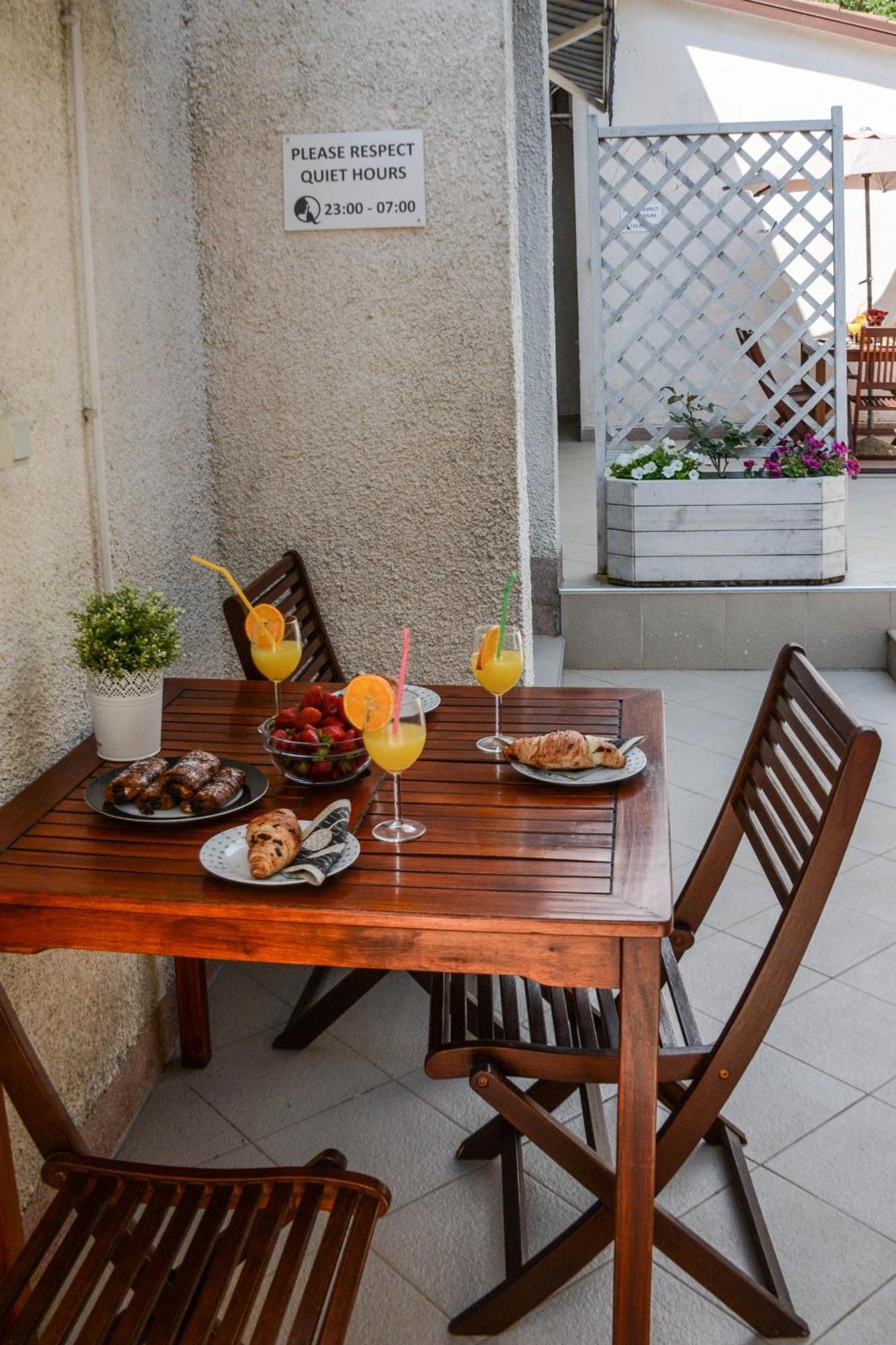 Sandy Bay Apartments - Free Mountainbike Rental - Pjescana Uvala Zewnętrze zdjęcie